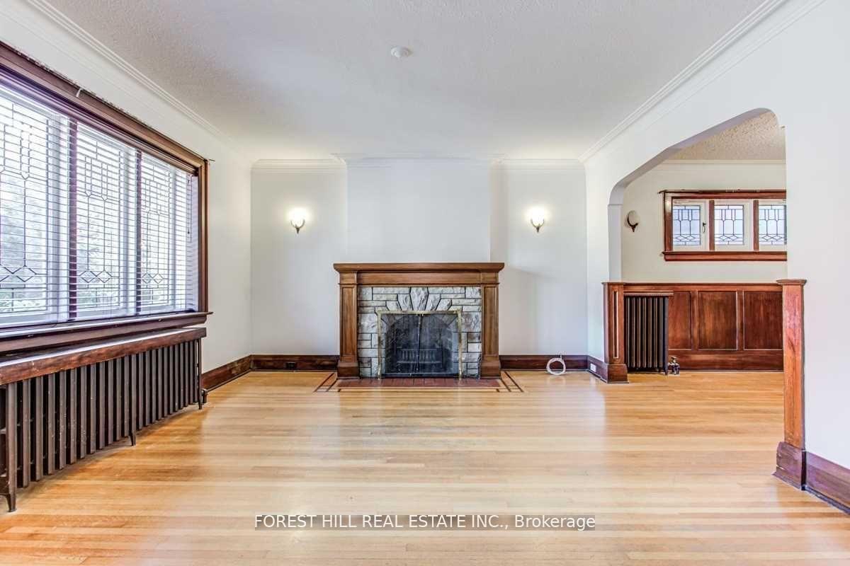 138 Castlewood Road, Toronto C04 — photo 5 of 5