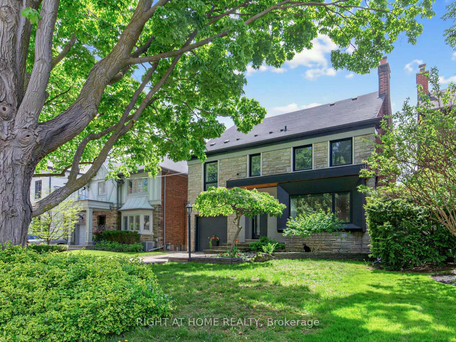 140 Coldstream Avenue, Toronto C04, ON M5N 1X9 — Toronto C04, Ontario