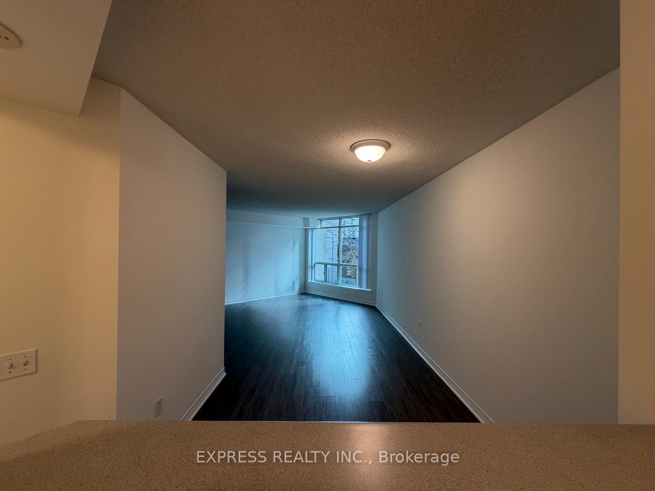 942 Yonge Street 207, Toronto C02 — photo 3 of 5