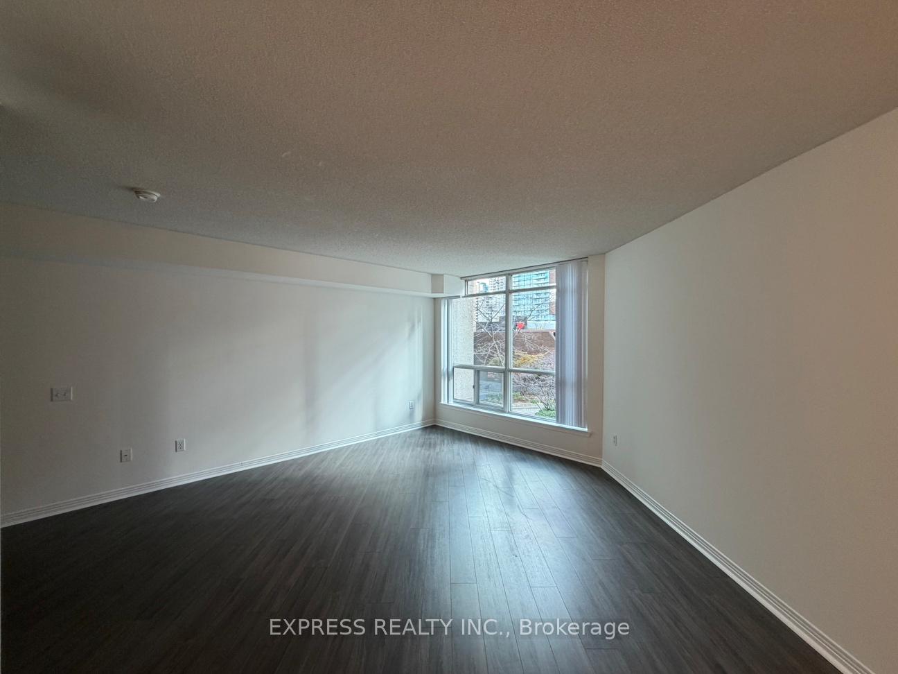 942 Yonge Street 207, Toronto C02 — photo 4 of 5