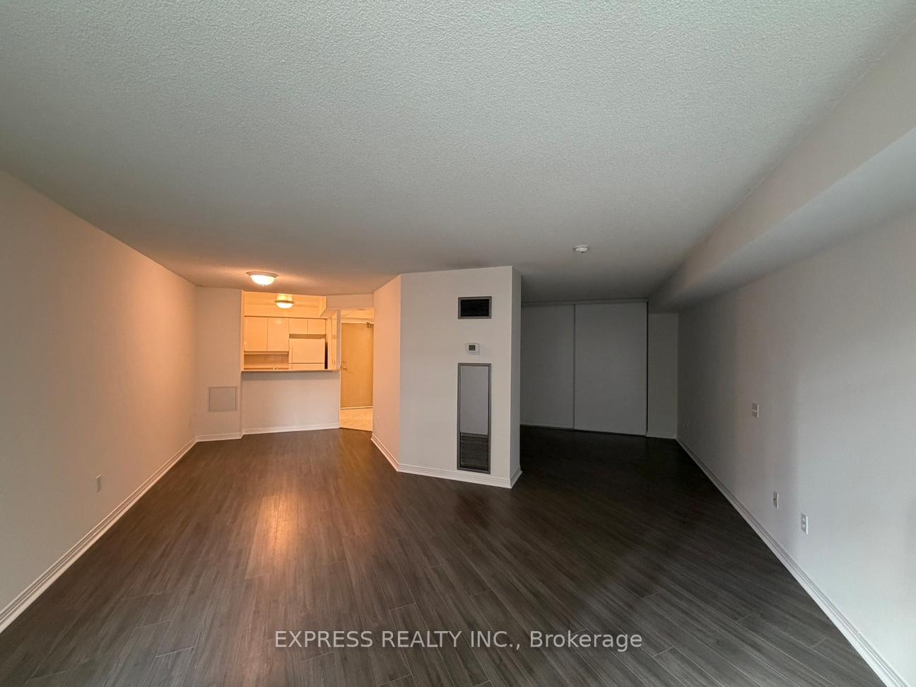 942 Yonge Street 207, Toronto C02 — photo 5 of 5