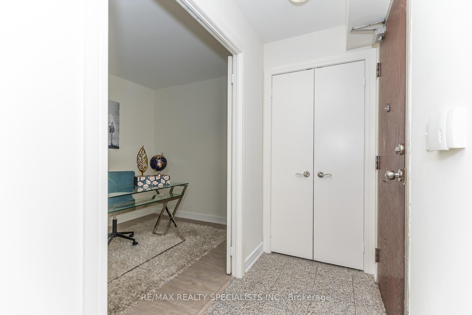 16 Harrison Garden Boulevard 1801, Toronto C14 — photo 5 of 5