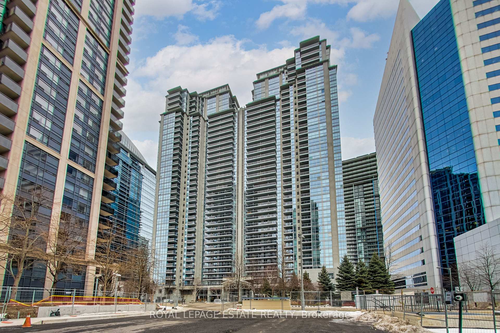 4978 Yonge Street 808, Toronto C07 — photo 2 of 5
