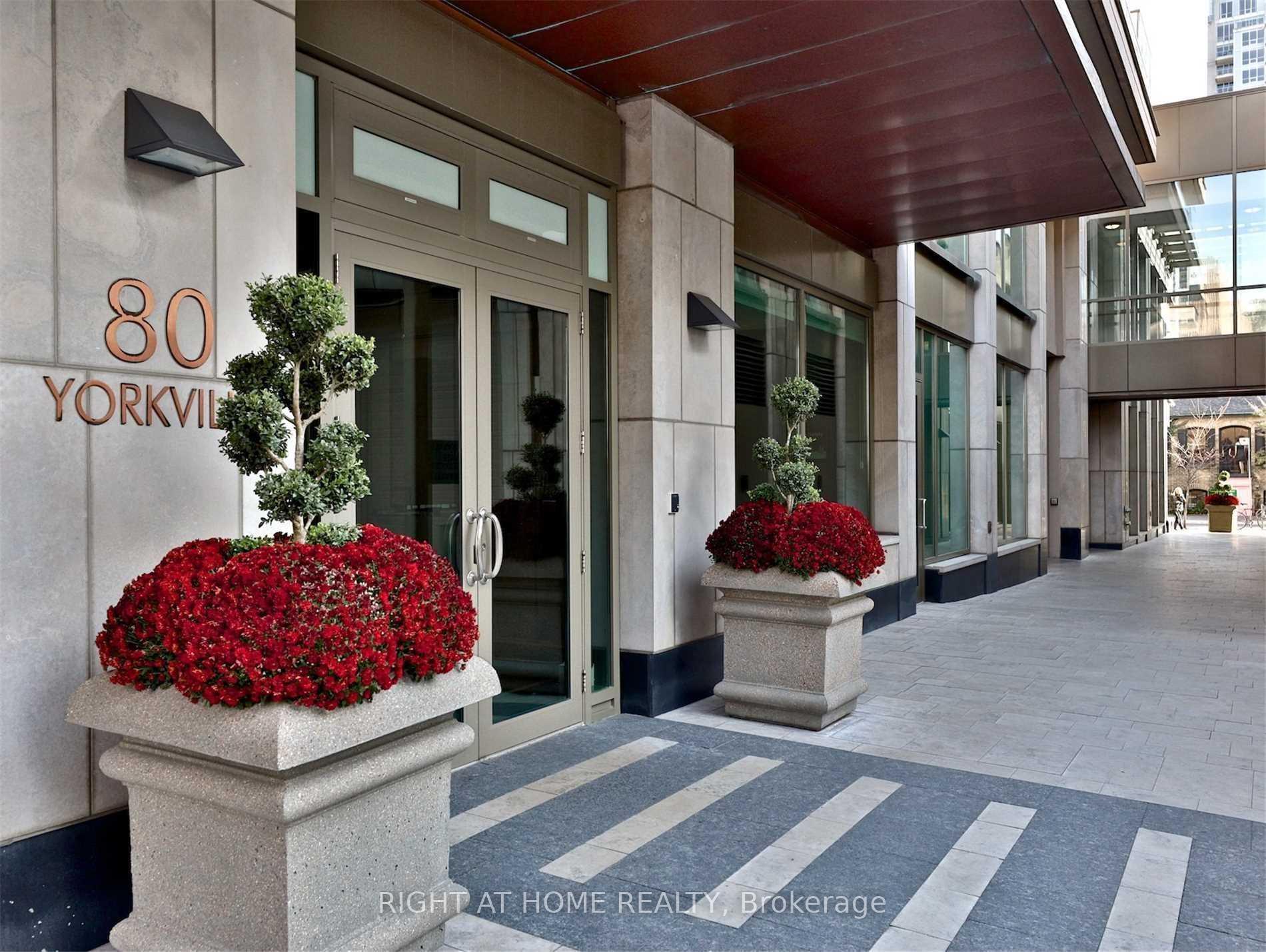 80 Yorkville Avenue NE 1402, Toronto C02 — photo 2 of 5