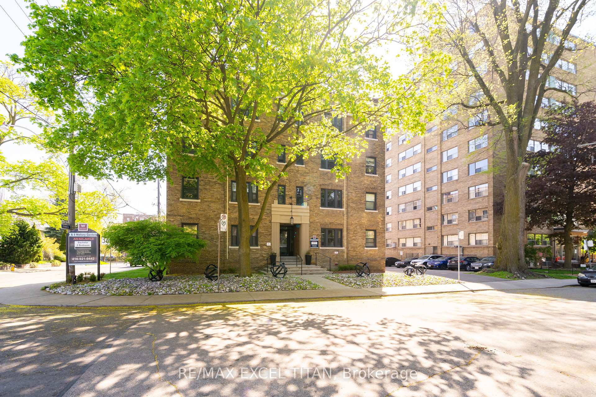 1 Mallory Gardens 31, Toronto C02, ON M4V 2A6 — Toronto C02, Ontario