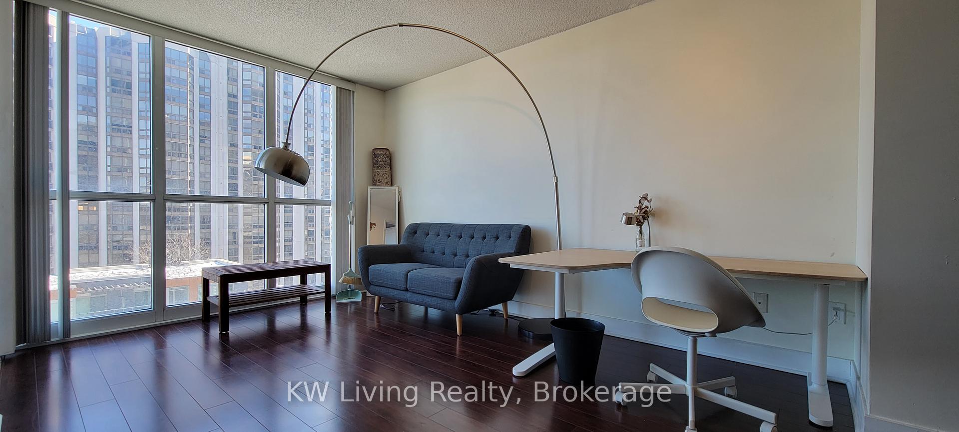 88 Sheppard Avenue E 501, Toronto C14 — photo 3 of 5