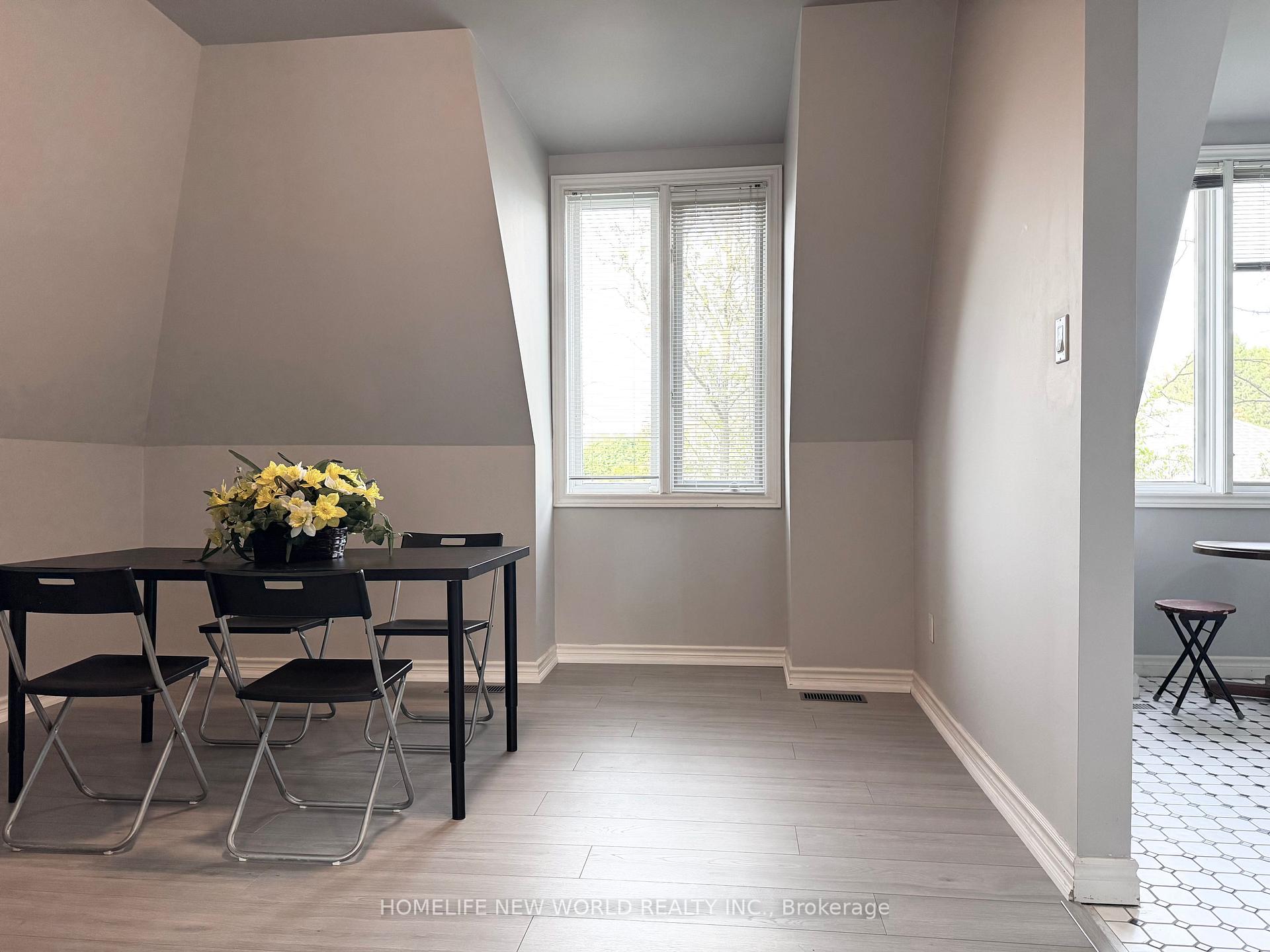 52C Post Road Coach house, Toronto C12 — photo 5 of 5