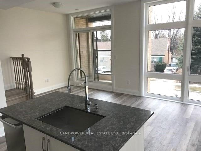 15 Eldora Avenue 40, Toronto C07 — photo 3 of 5