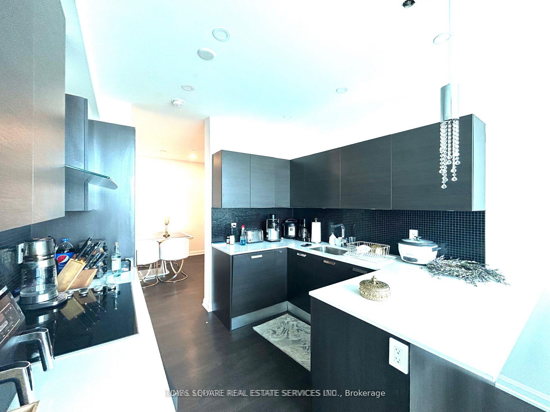 11 Bogert Avenue 3305, Toronto C07 — photo 3 of 5