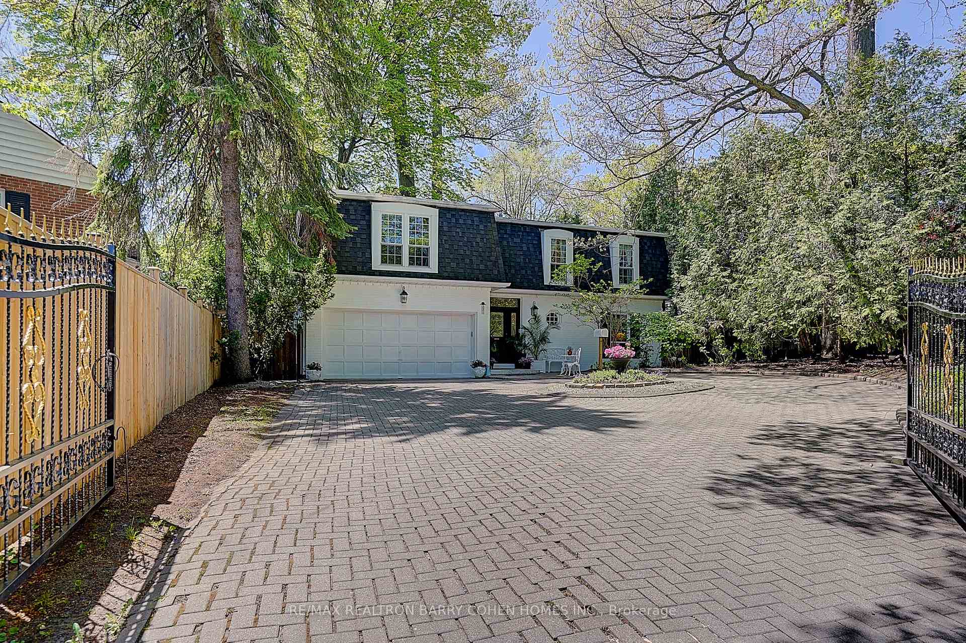 321 Lawrence Avenue E, Toronto C12 — photo 3 of 5