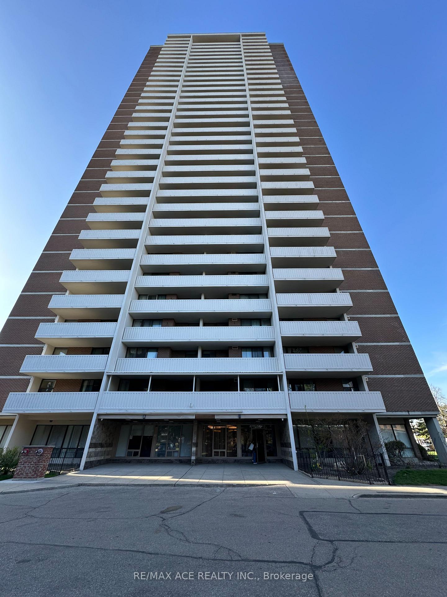 10 Tangreen Court 1504, Toronto C07, ON M2M 4B9 — Toronto C07, Ontario