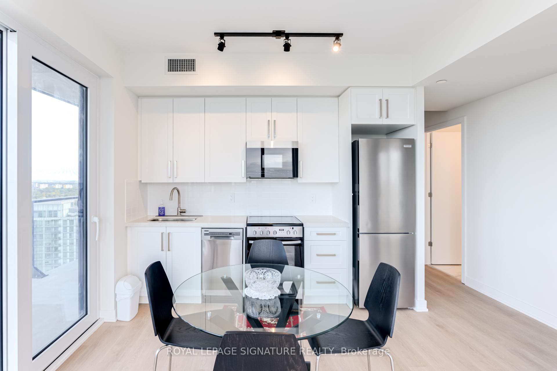 15 Ellerslie Avenue 2508, Toronto C07 — photo 2 of 5