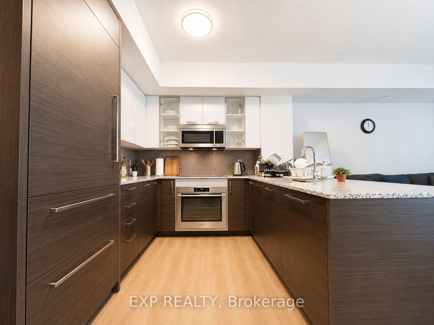 5162 Yonge Street TH 10, Toronto C07 — photo 4 of 5