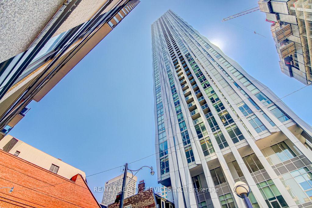 1 Yorkville Avenue 2611, Toronto C02, ON M4W 1L1 — Toronto C02, Ontario
