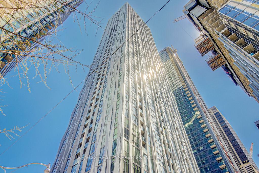 1 Yorkville Avenue 2611, Toronto C02 — photo 3 of 5
