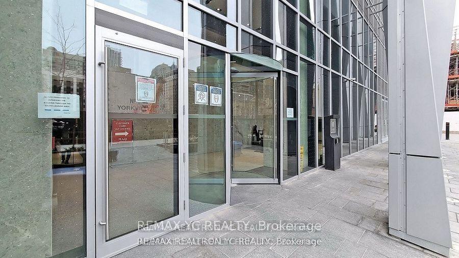1 Yorkville Avenue 710, Toronto C02 — photo 2 of 5