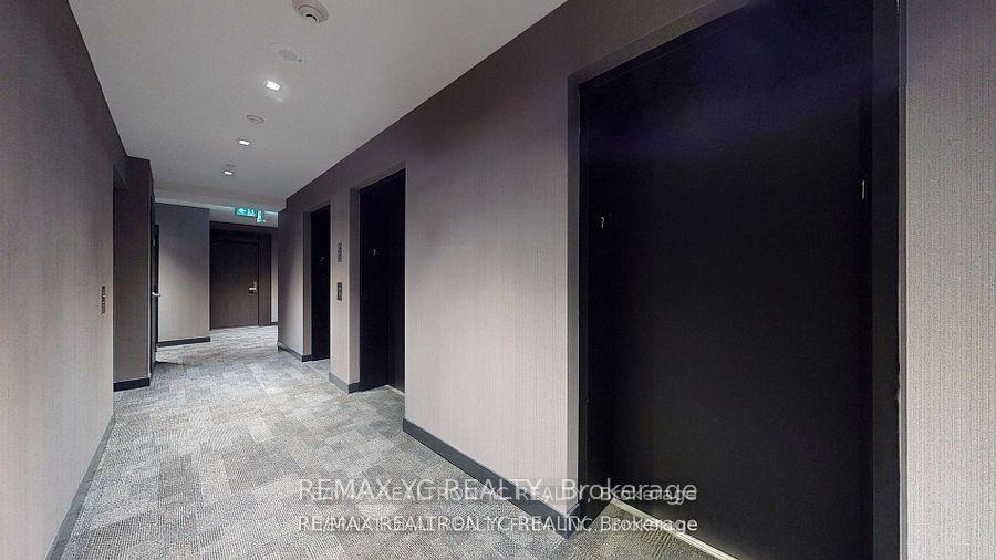 1 Yorkville Avenue 710, Toronto C02 — photo 4 of 5