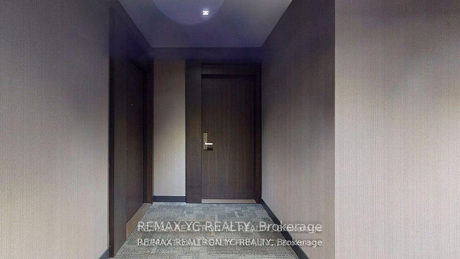 1 Yorkville Avenue 710, Toronto C02 — photo 5 of 5