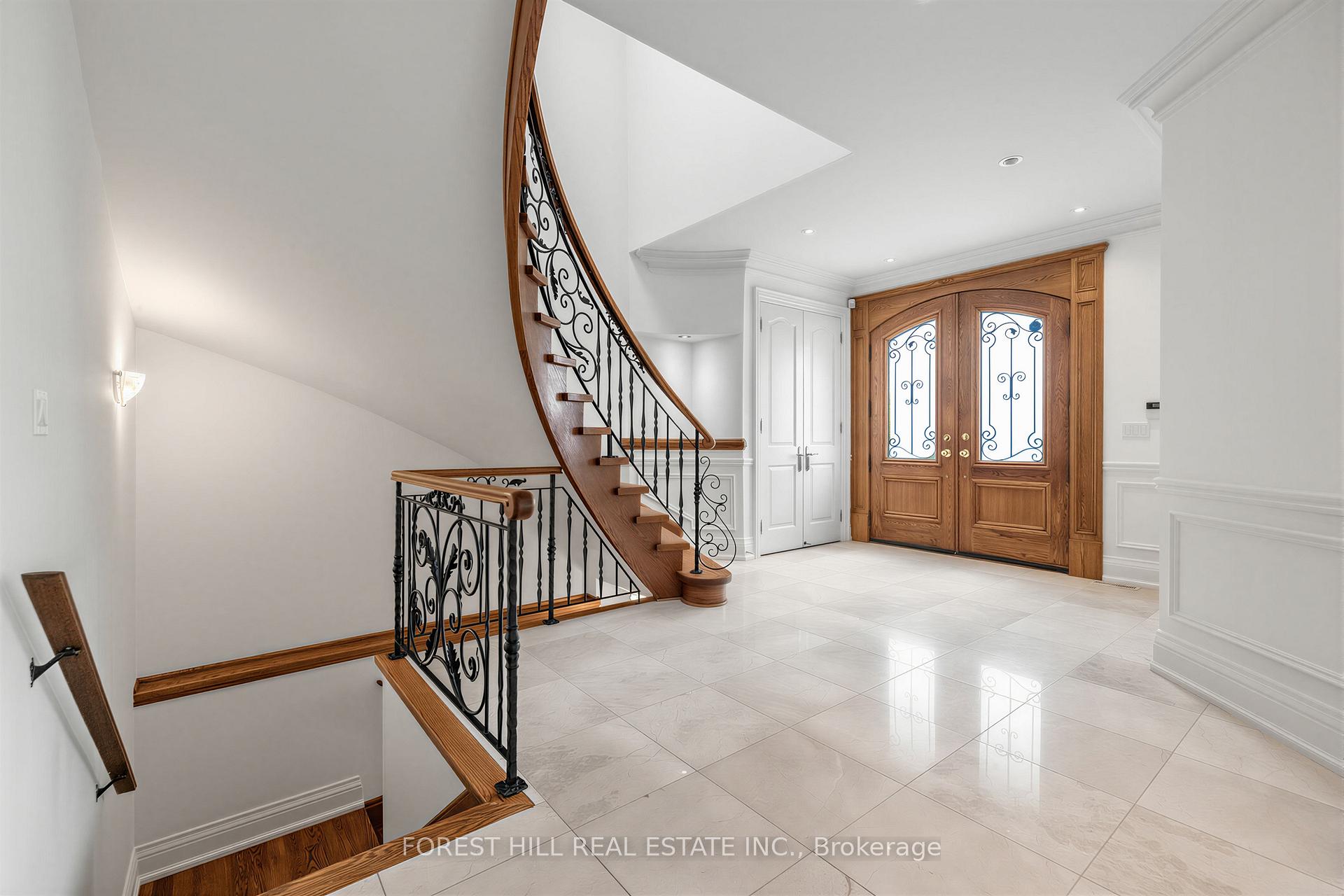 131 Estelle Avenue, Toronto C14 — photo 3 of 5