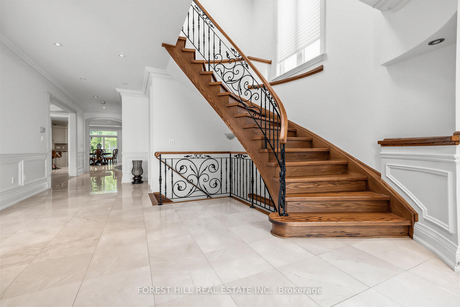 131 Estelle Avenue, Toronto C14 — photo 4 of 5