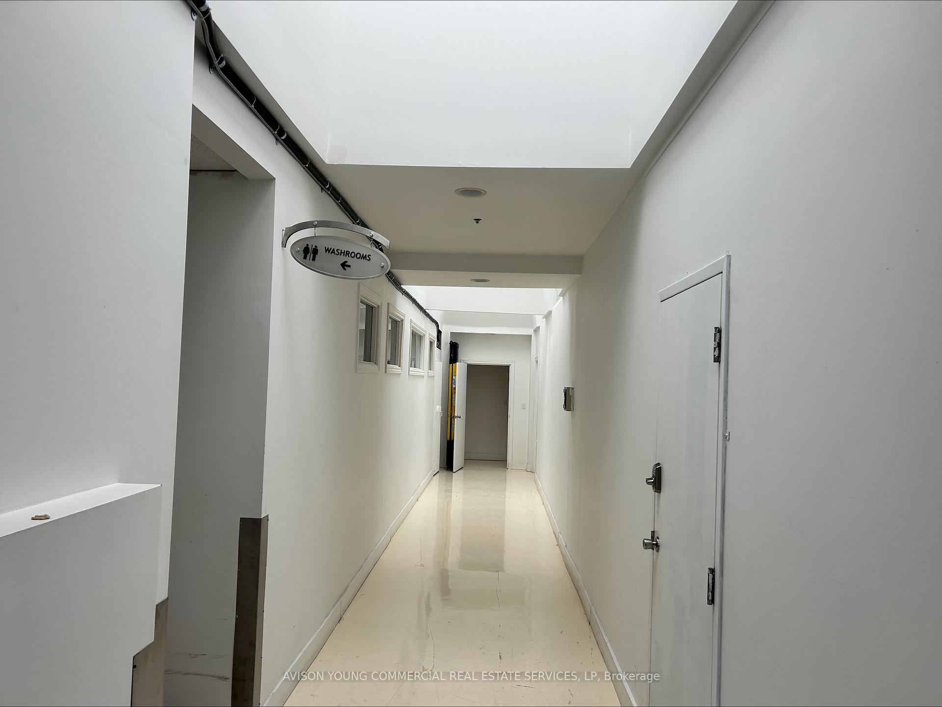 25 Lesmill Road B, Toronto C12 — photo 5 of 5