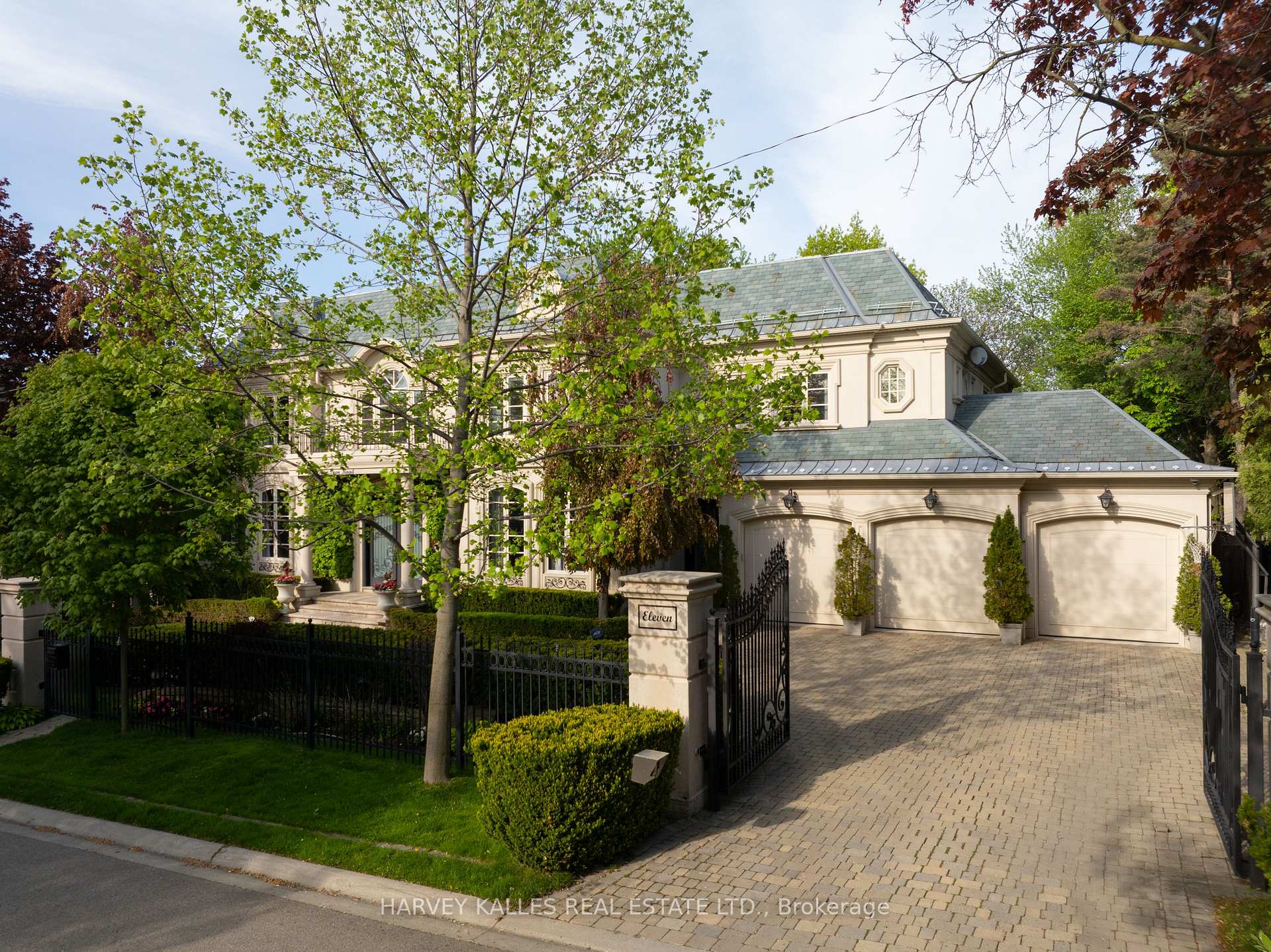 11 Doon Road, Toronto C12 — photo 2 of 5