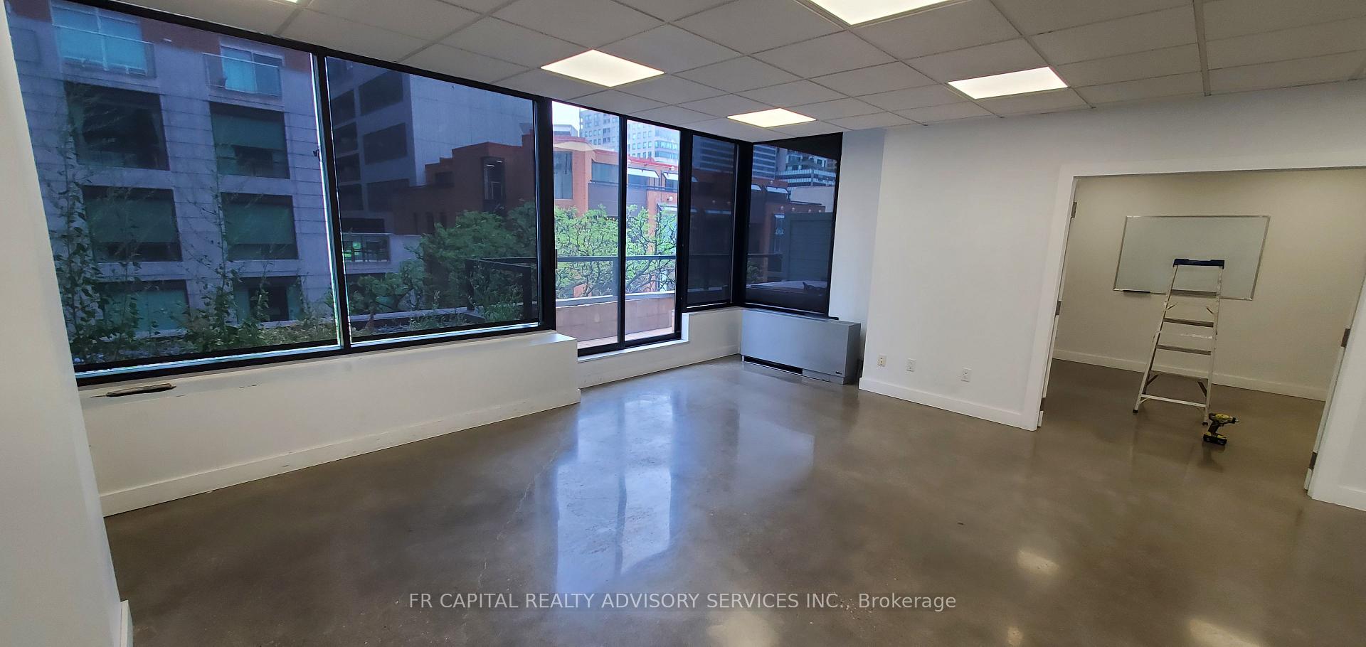 70 Yorkville Avenue 30, Toronto C02 — photo 3 of 5