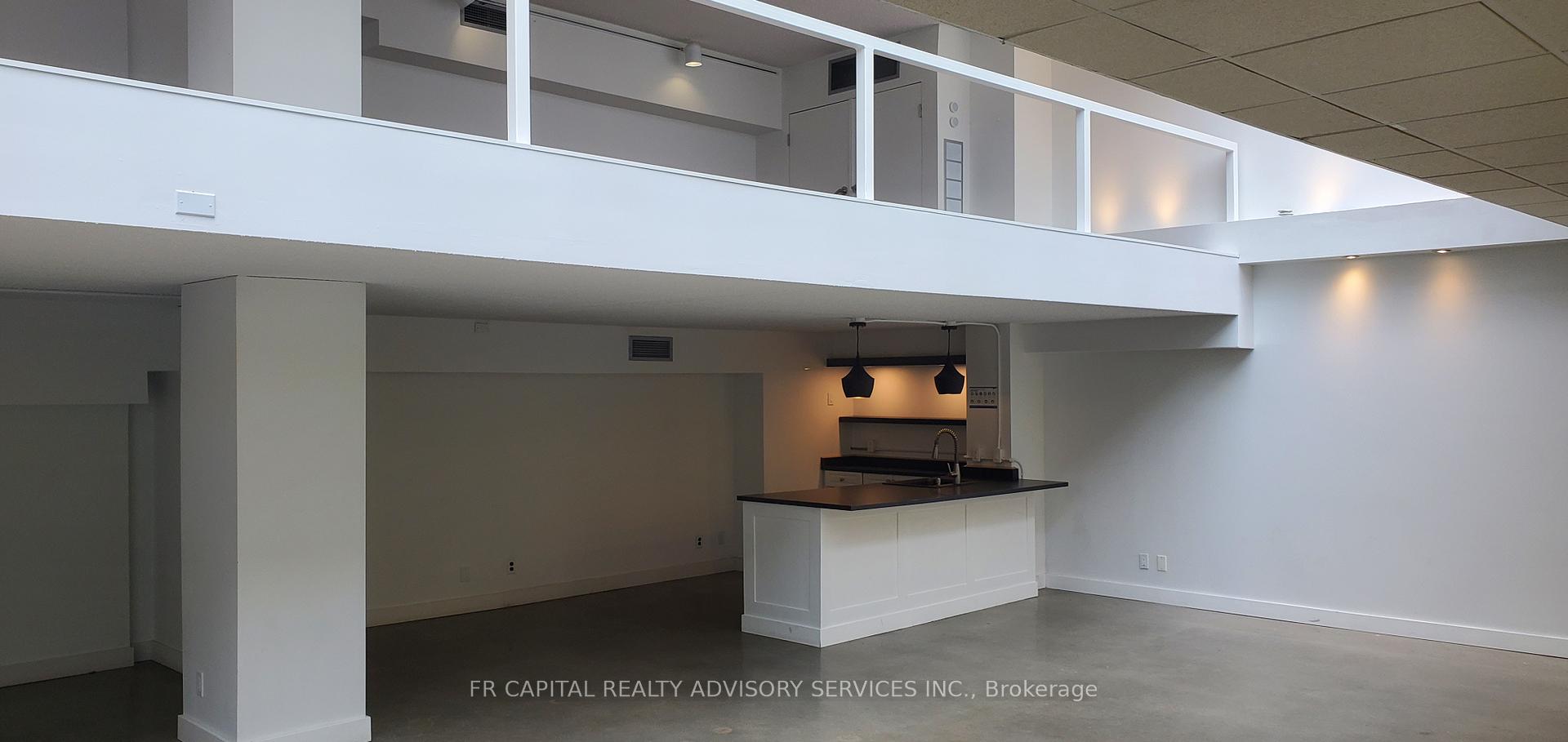 70 Yorkville Avenue 30, Toronto C02 — photo 4 of 5