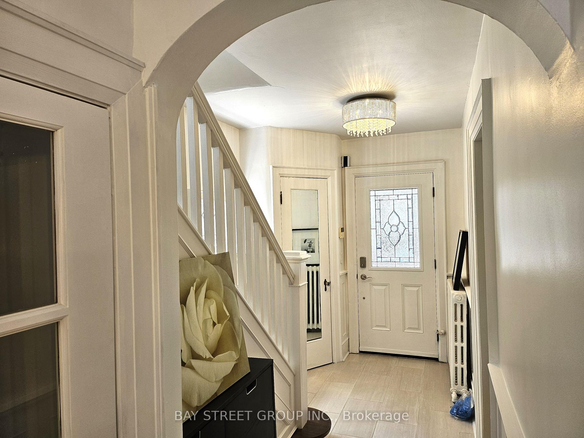 133 Heddington Avenue, Toronto C04 — photo 3 of 5