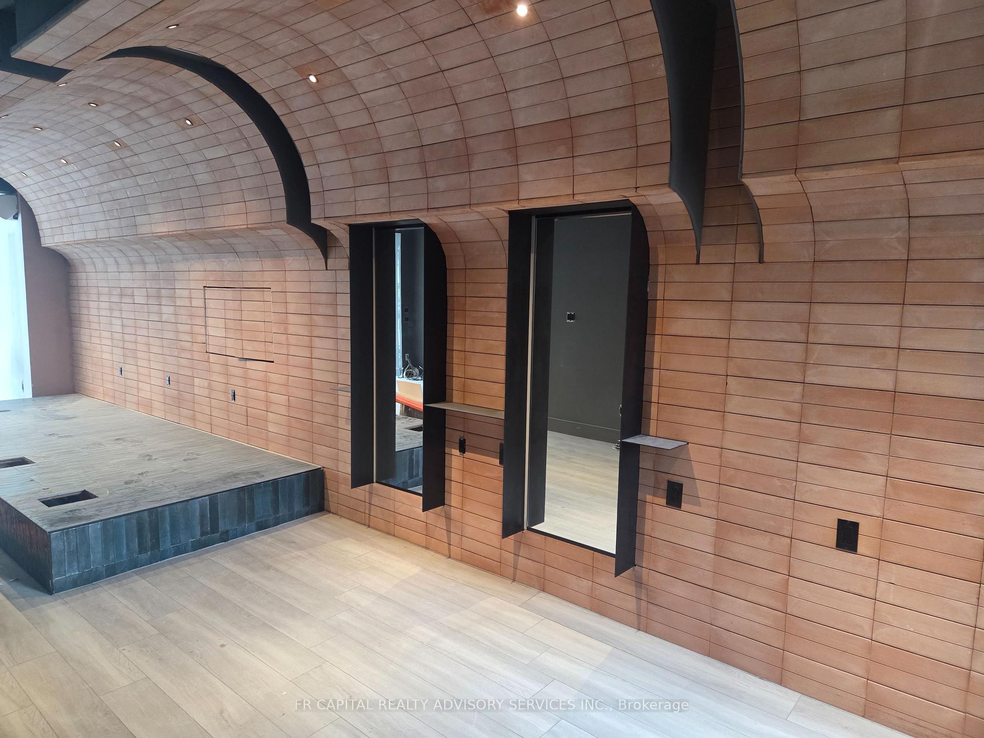 86 Yorkville Avenue 2nd, Toronto C02 — photo 4 of 5