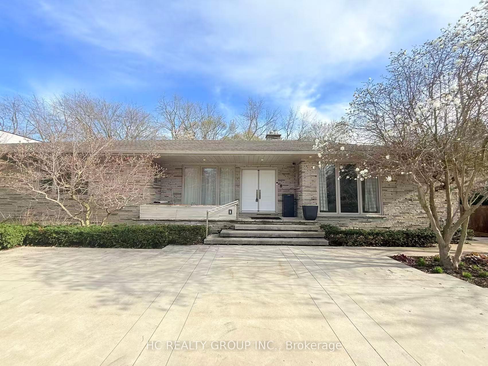 1 Tudor Gate, Toronto C12, ON M2L 1N3 — Toronto C12, Ontario