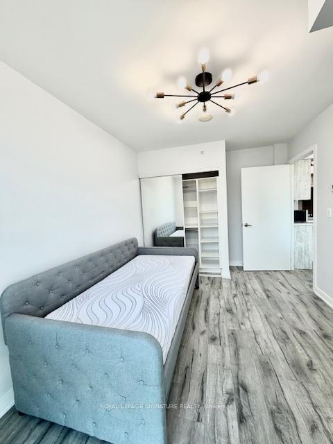 5740 Yonge Street 1401, Toronto C07 — photo 2 of 5