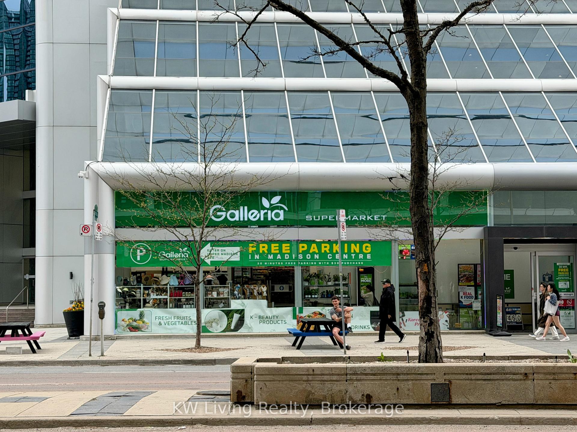 4955 Yonge Street 2615, Toronto C14 — photo 2 of 5