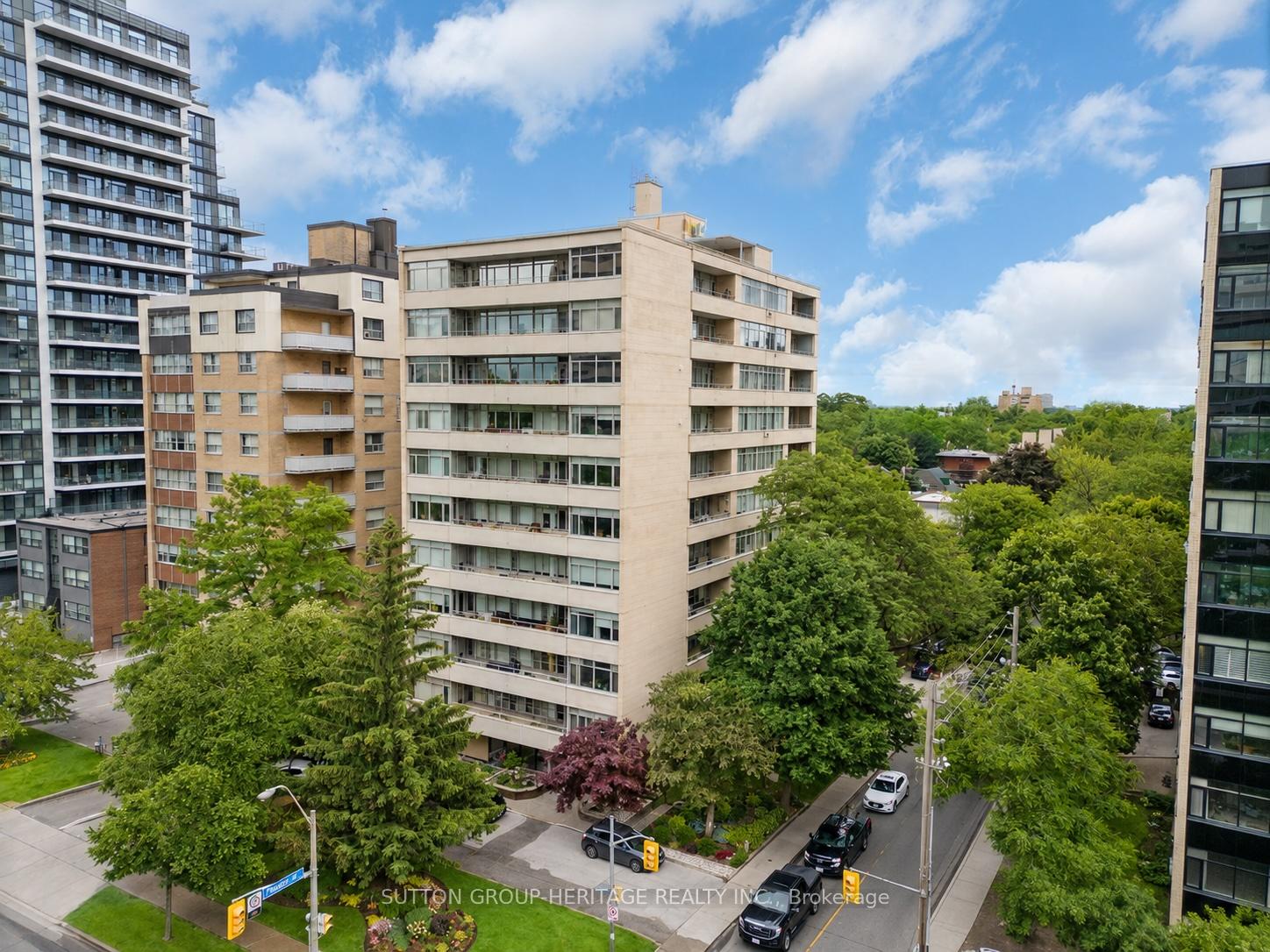 581 Avenue Road 704, Toronto C02, ON M4V 2K4 — Toronto C02, Ontario