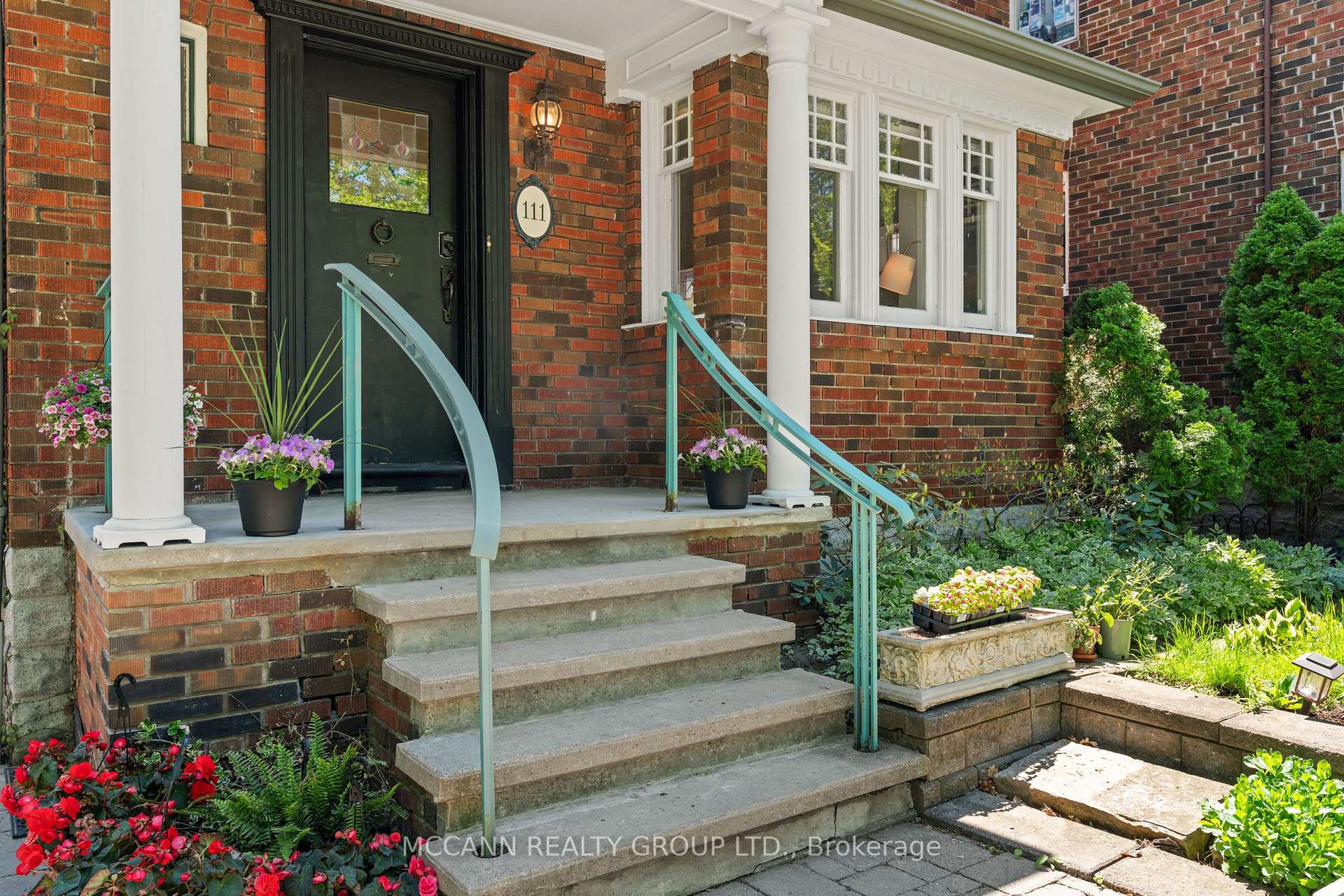 111 Chudleigh Avenue, Toronto C04 — photo 2 of 5