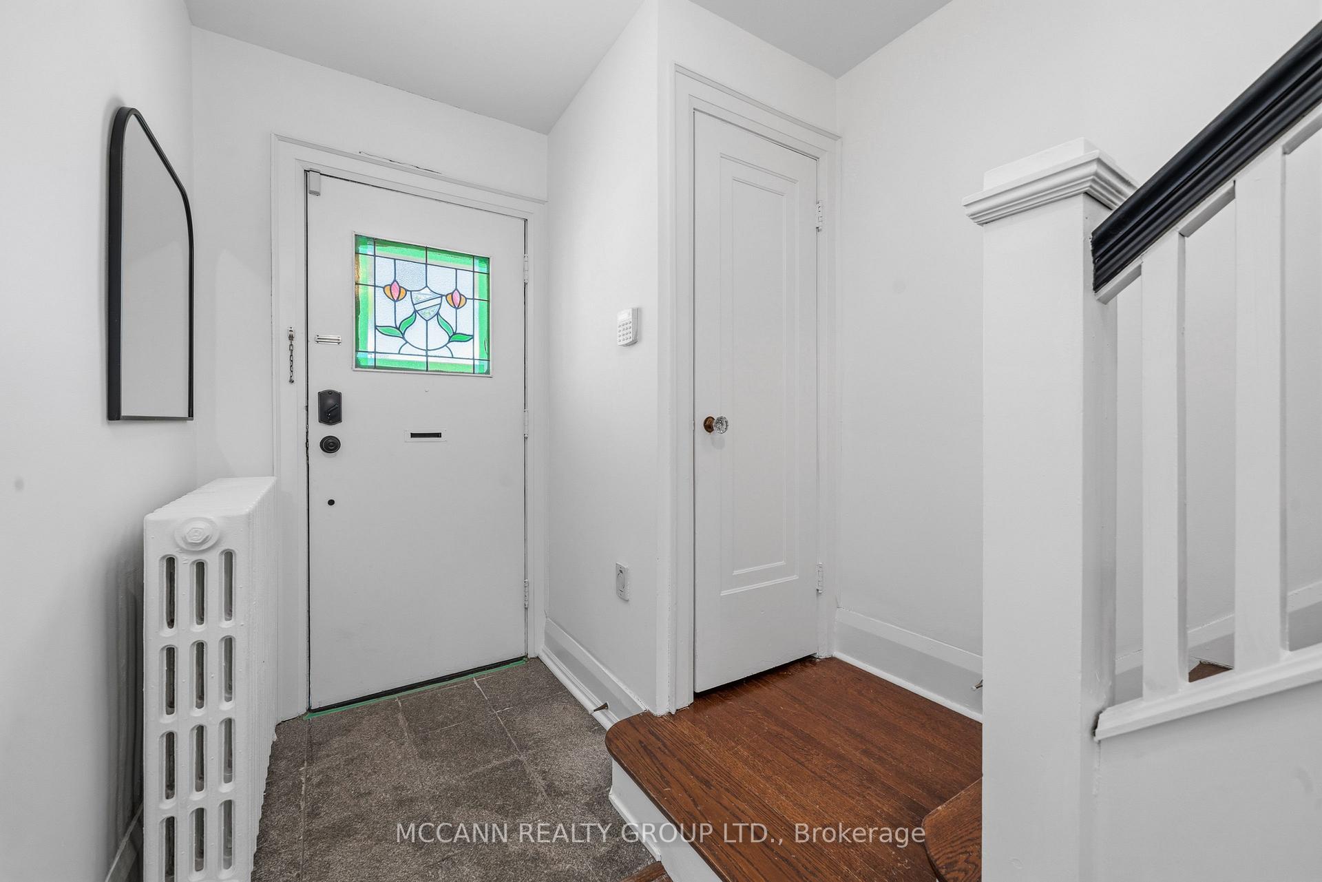 111 Chudleigh Avenue, Toronto C04 — photo 3 of 5