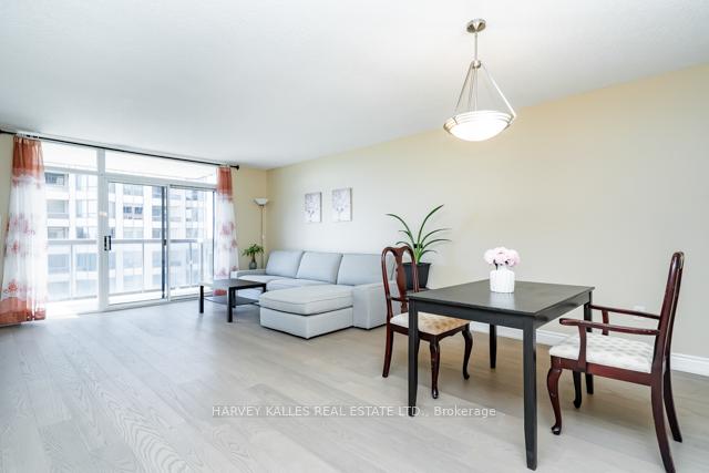 880 Grandview Way 1209, Toronto C14 — photo 4 of 5