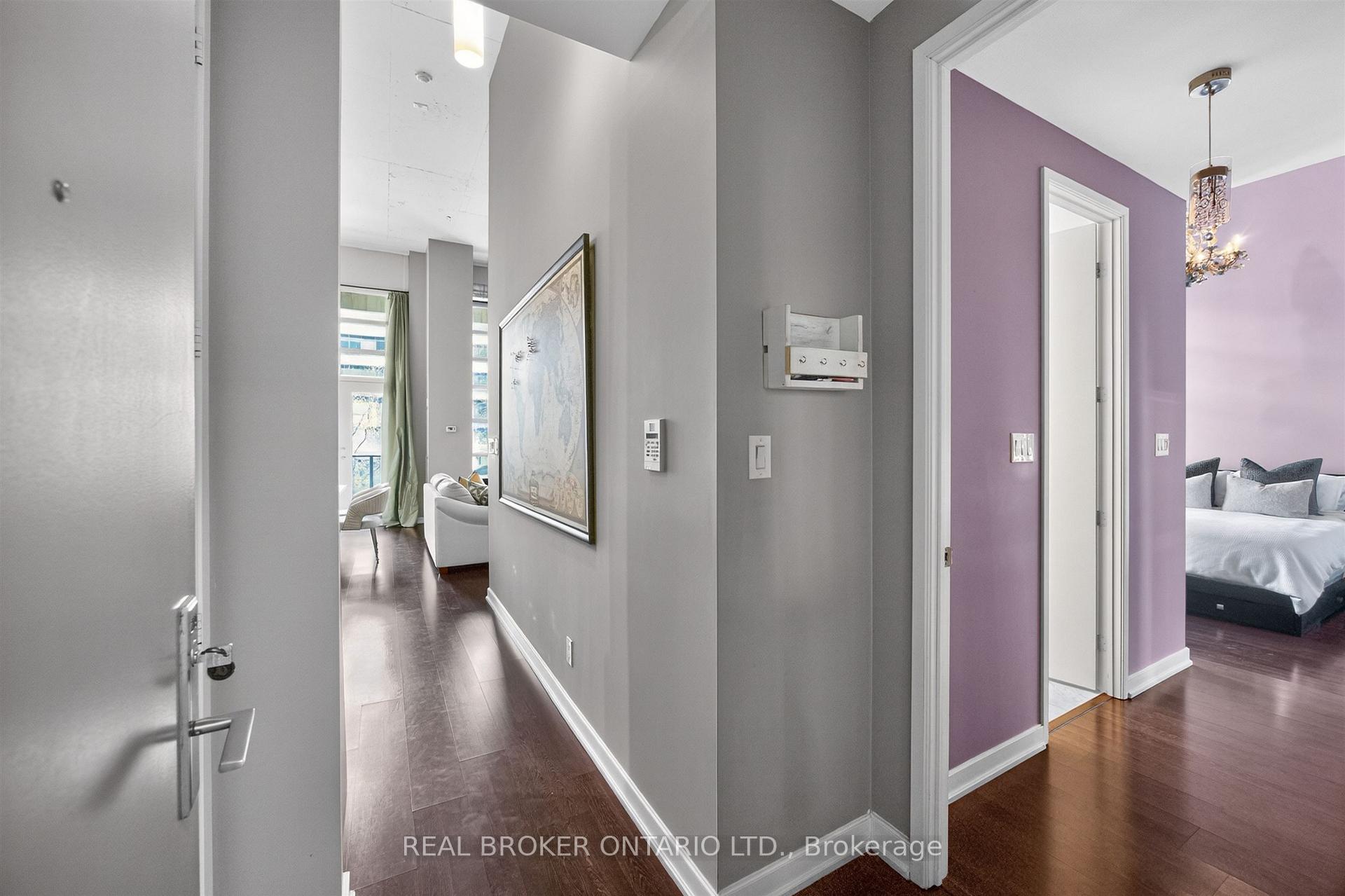 380 Macpherson Avenue 209, Toronto C02 — photo 3 of 5