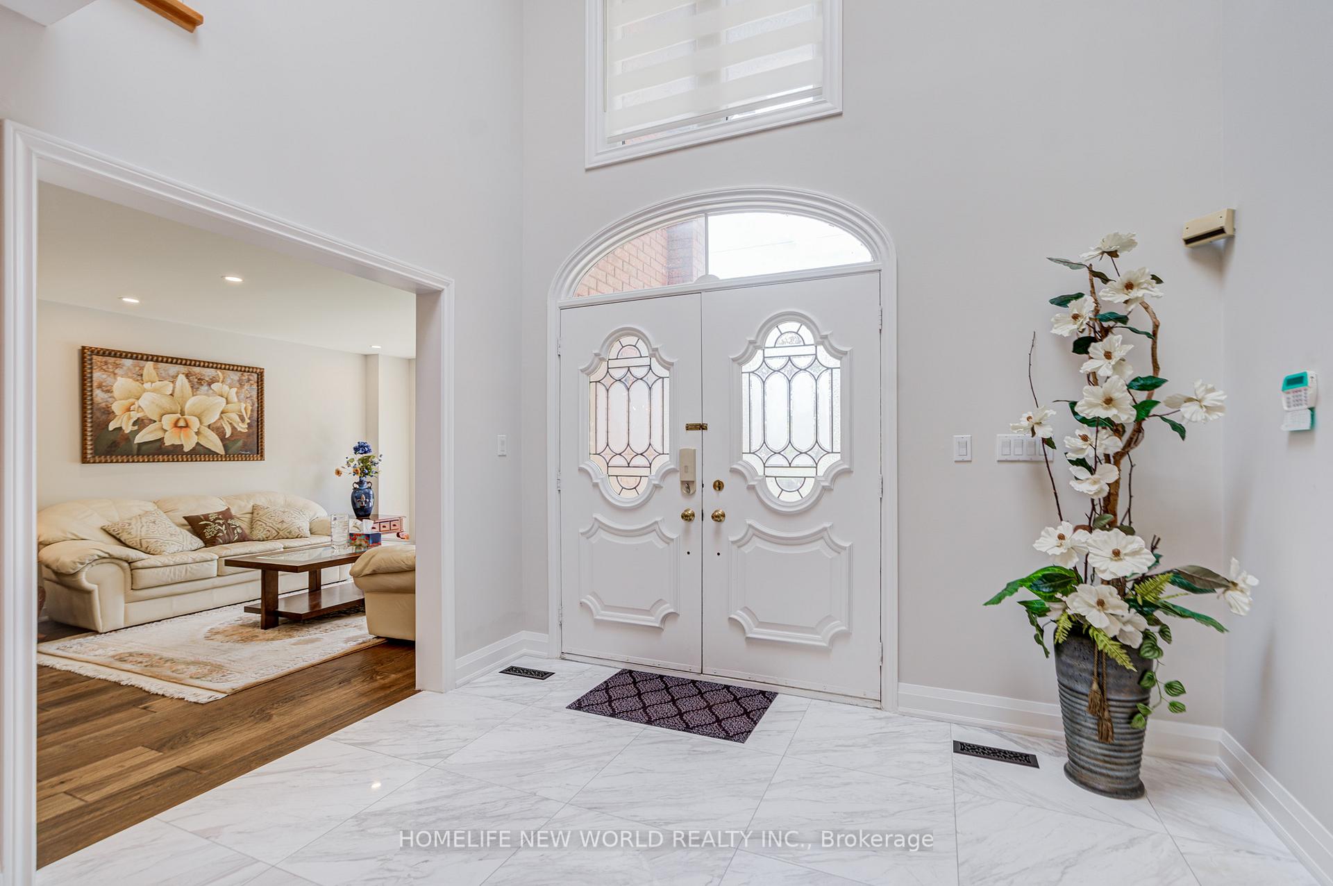 278 Kingsdale Avenue, Toronto C14 — photo 4 of 5