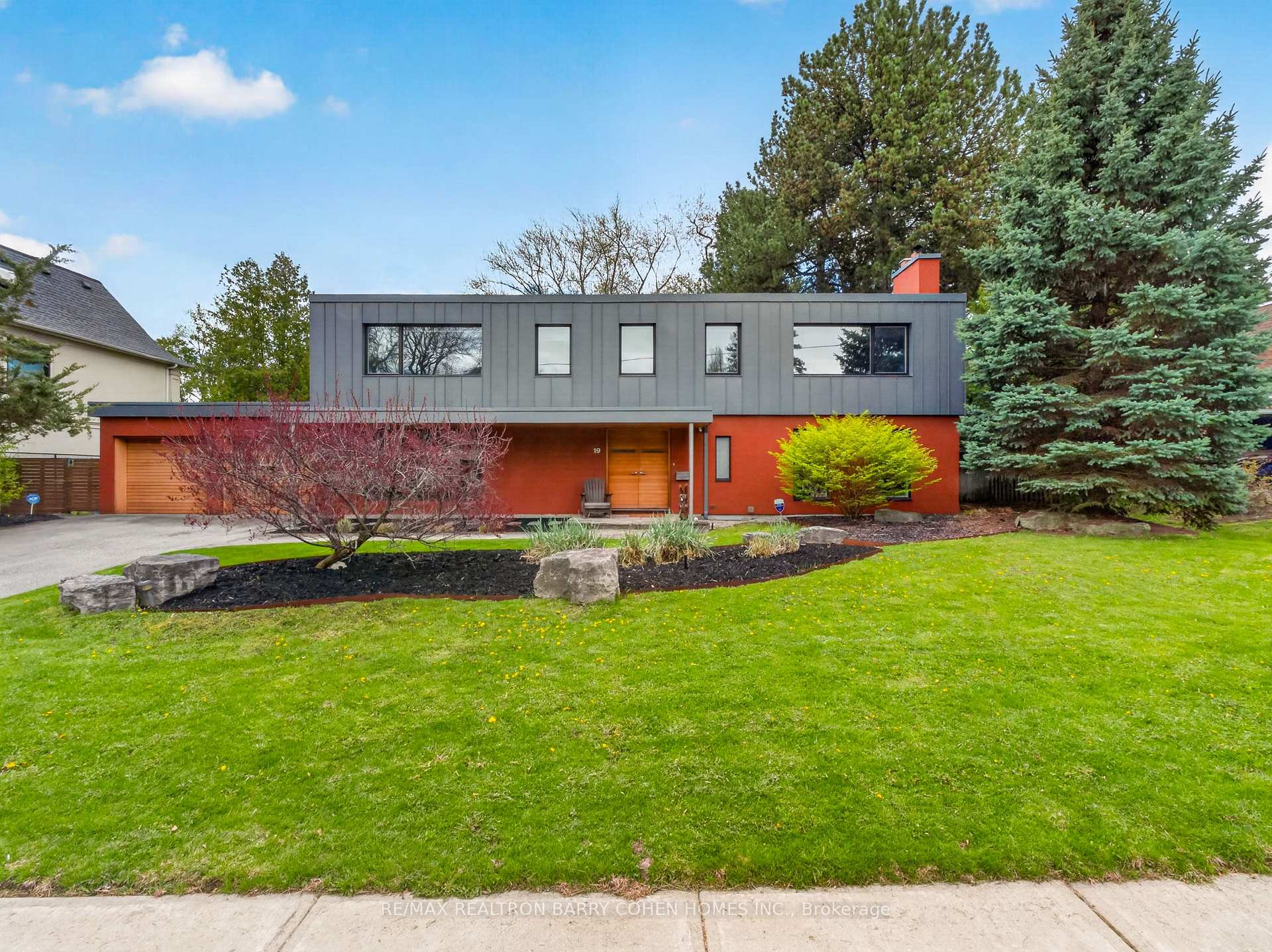 19 Saintfield Avenue, Toronto C12, ON M3C 2M4 — Toronto C12, Ontario
