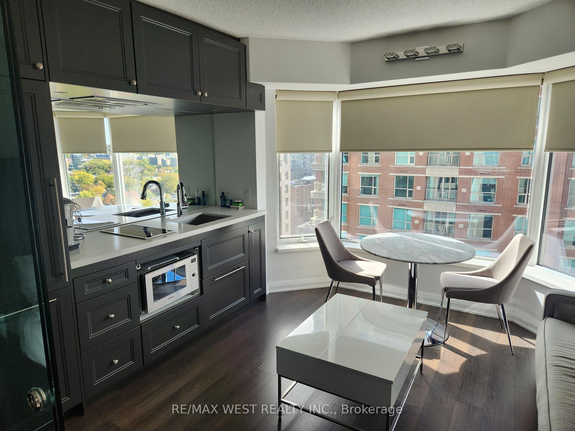155 Yorkville Avenue 1616, Toronto C02 — photo 3 of 5
