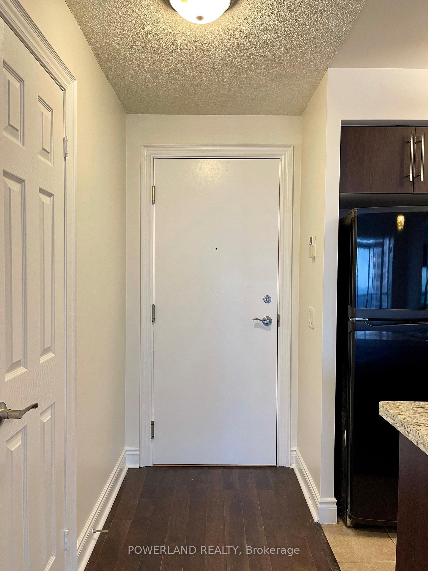 25 Greenview Avenue 2325, Toronto C07 — photo 3 of 5