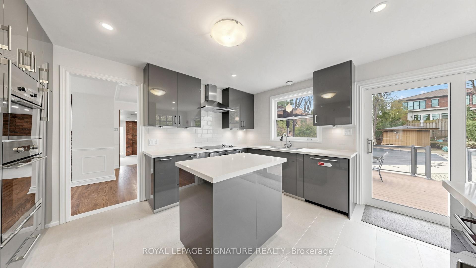 195 York Mills Road, Toronto C12 — photo 2 of 5