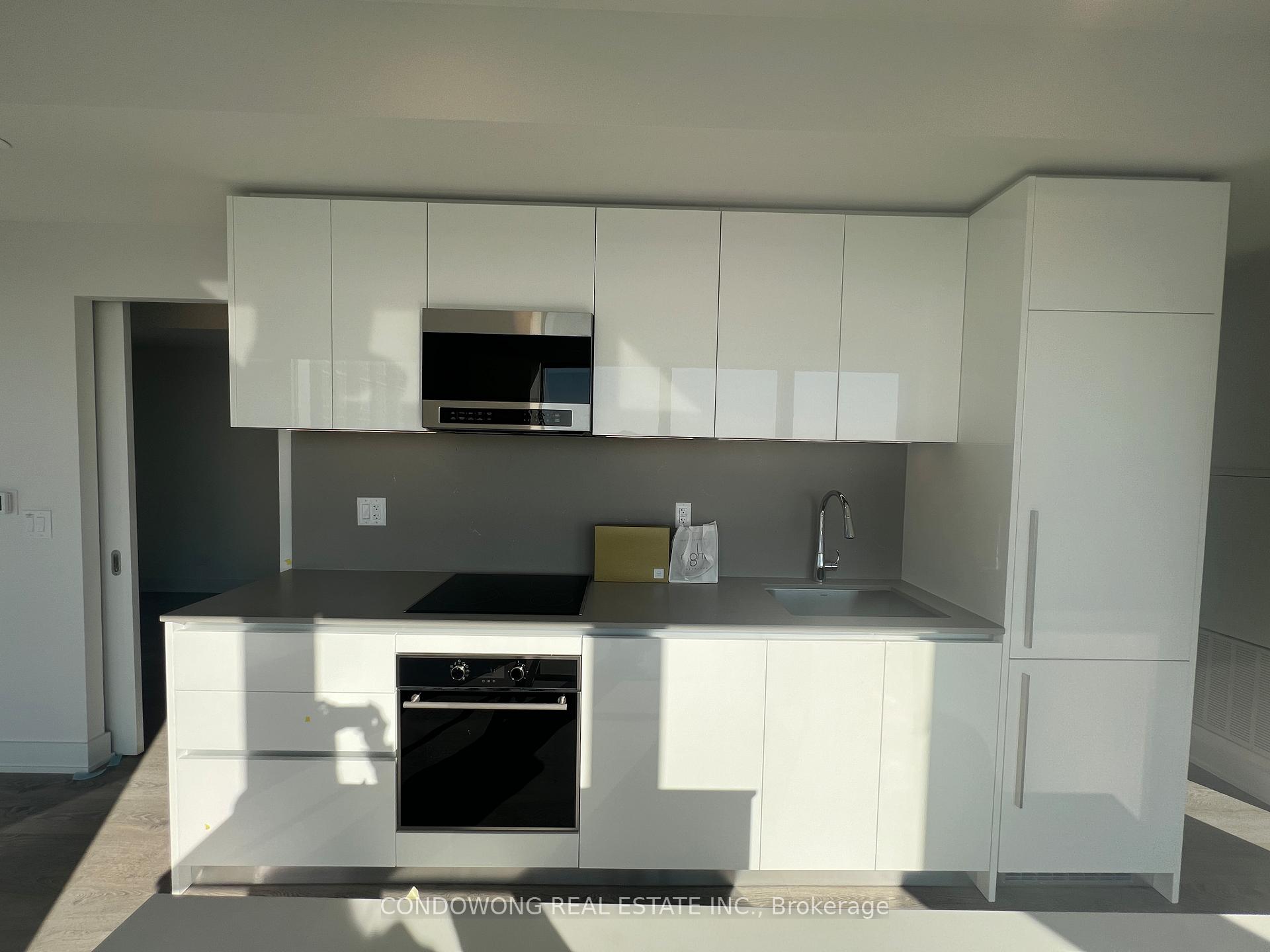 8 Cumberland Street 3602, Toronto C02 — photo 2 of 5