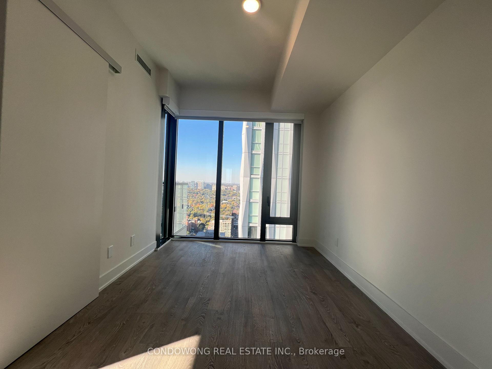 8 Cumberland Street 3602, Toronto C02 — photo 5 of 5