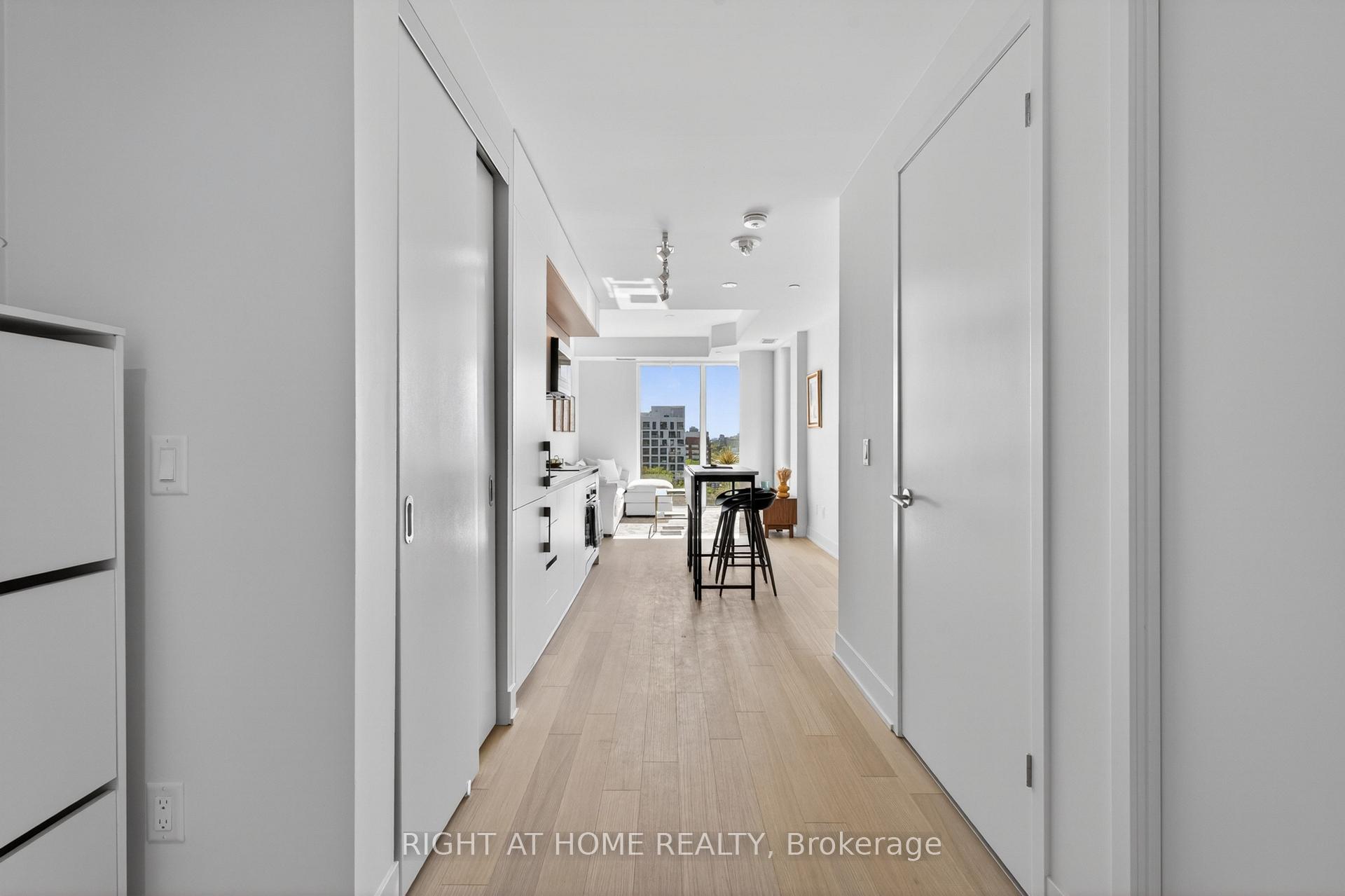 322 Dupont Street, Toronto C02 — photo 3 of 5