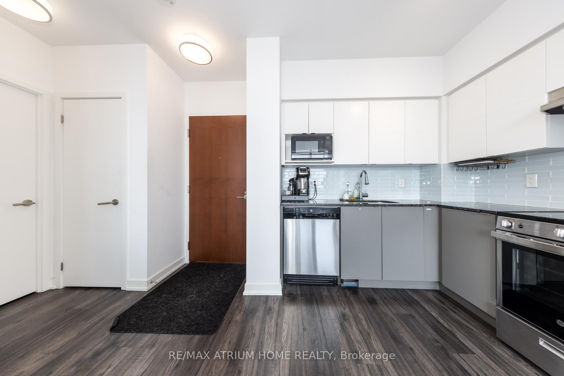 120 Varna Drive 1515, Toronto C04 — photo 2 of 5