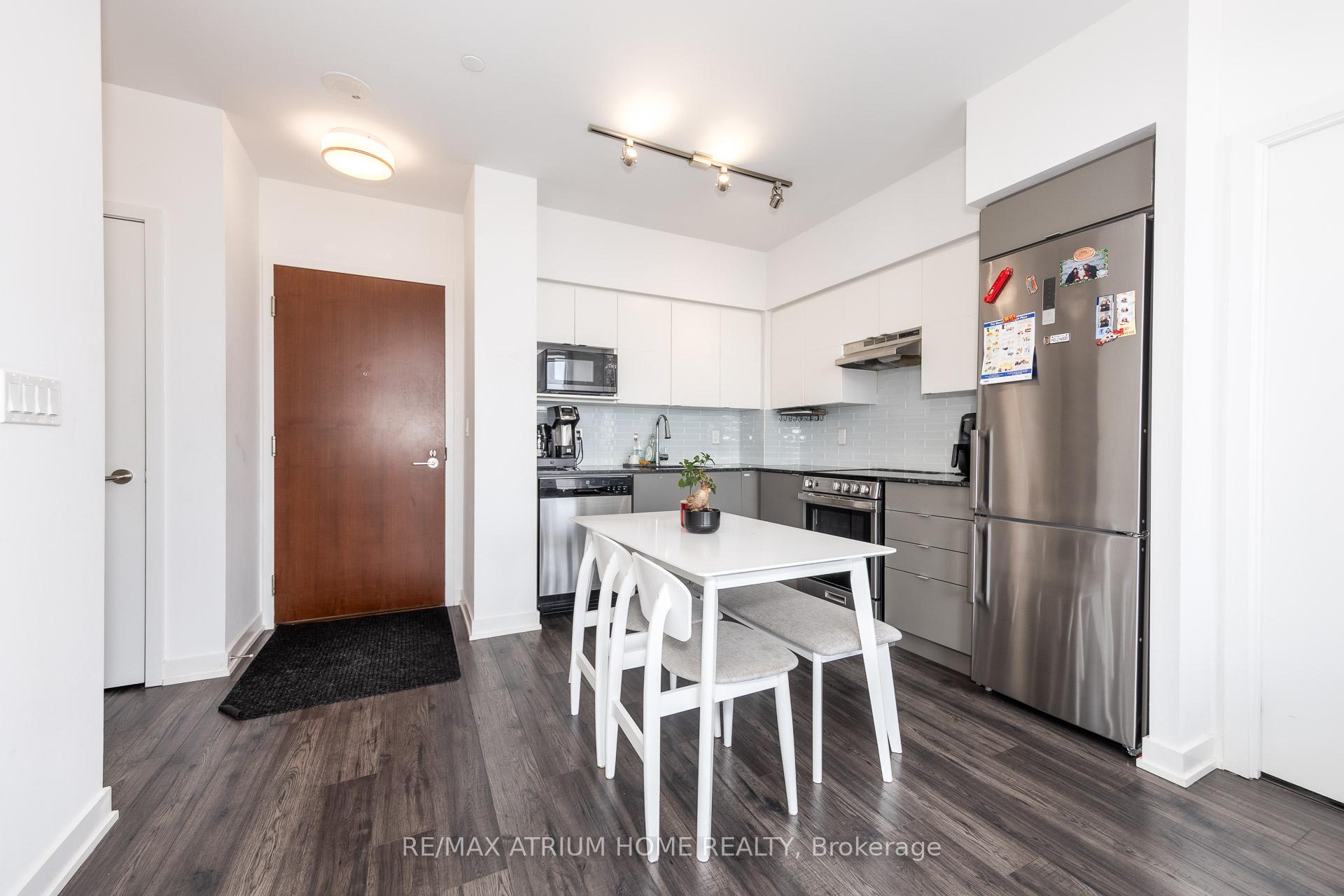 120 Varna Drive 1515, Toronto C04 — photo 3 of 5