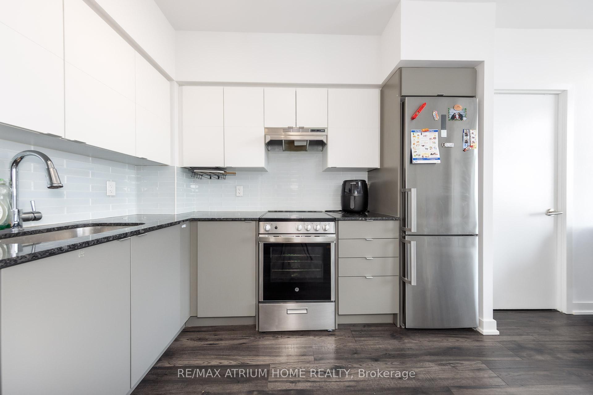 120 Varna Drive 1515, Toronto C04 — photo 4 of 5