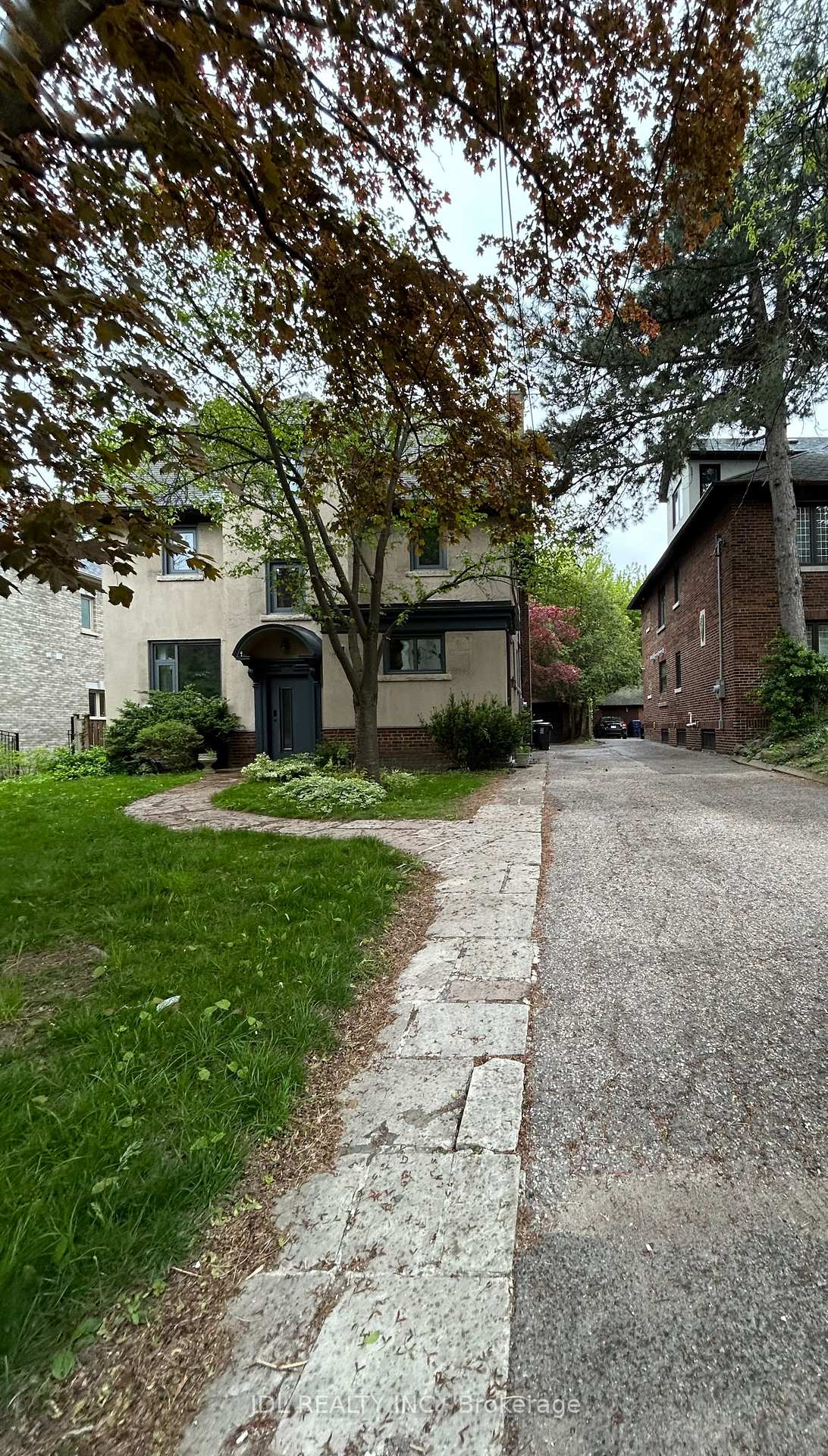 19 Glengrove Ave E Avenue Bsmt, Toronto C04 — photo 3 of 5